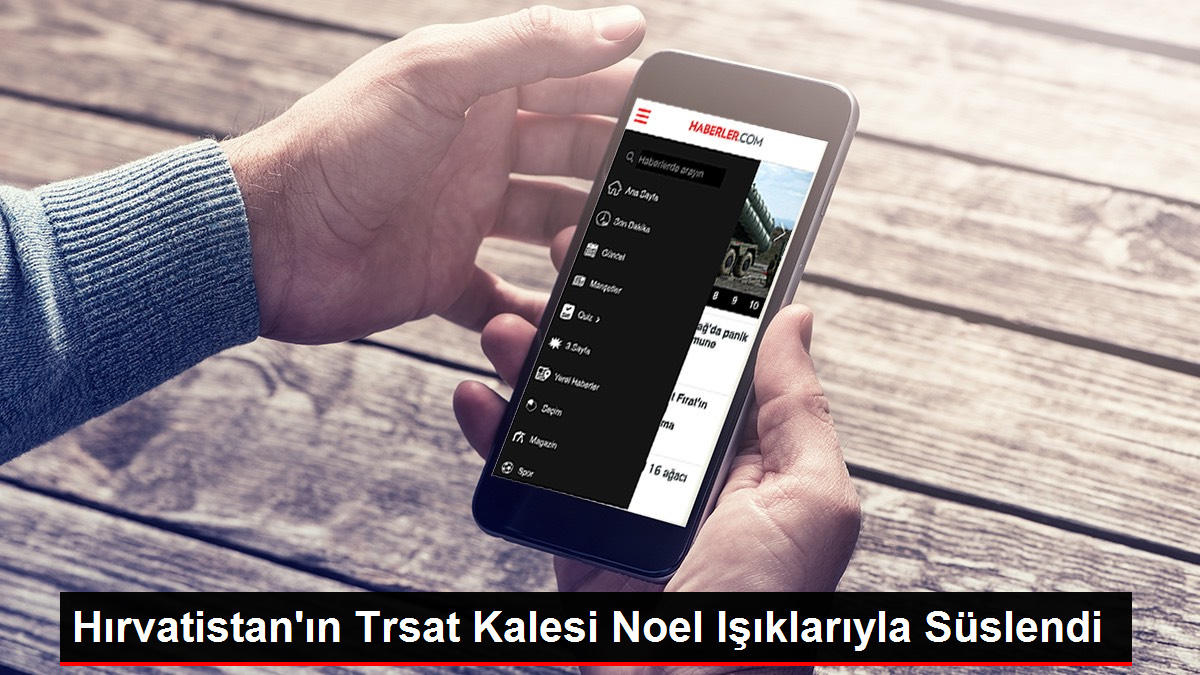 Hırvatistan'ın Trsat Kalesi Noel Işıklarıyla Süslendi