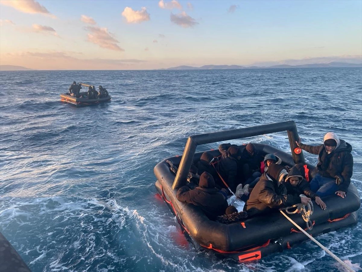 İzmir'de 96 düzensiz göçmen kurtarıldı