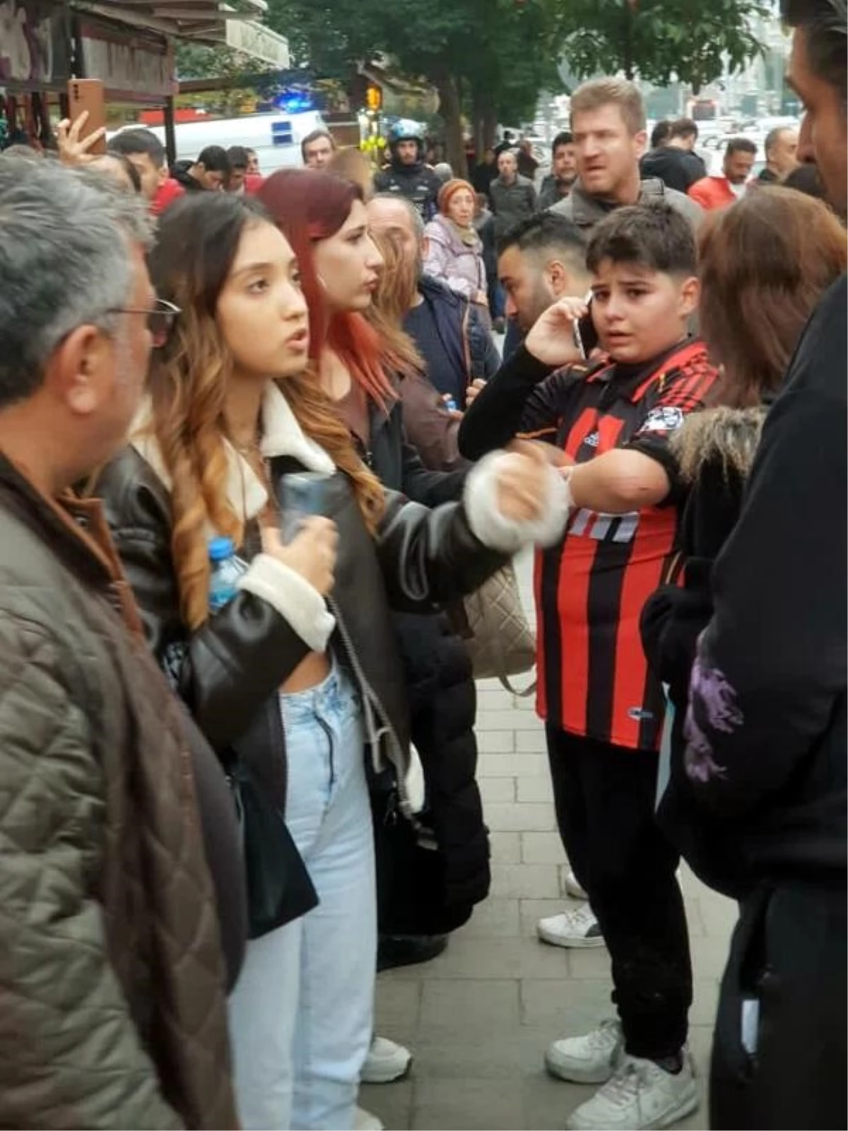 İzmir'de Üçyol Metro İstasyonu'nda Yürüyen Merdiven Kazası