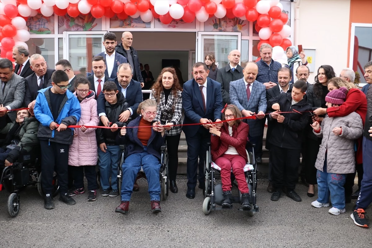 Kastamonu'da Engelsiz Yaşam Merkezi Hizmete Açıldı