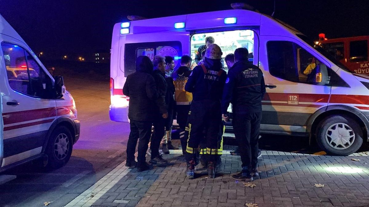 Kayseri'de otomobil ile ticari araç çarpıştı: 7 yaralı