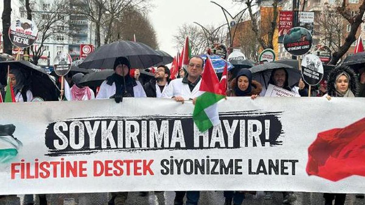 Kütahya'da sağlık çalışanlarından Filistin için sessiz yürüyüş