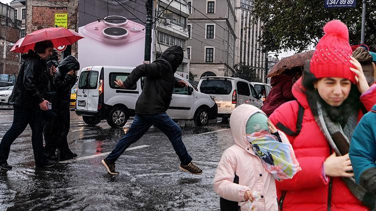 Meteoroloji'den yeni hava durumu raporu... Prof. Dr. Şen: Pazartesi Akdeniz'de, salı Marmara'da yağmur var