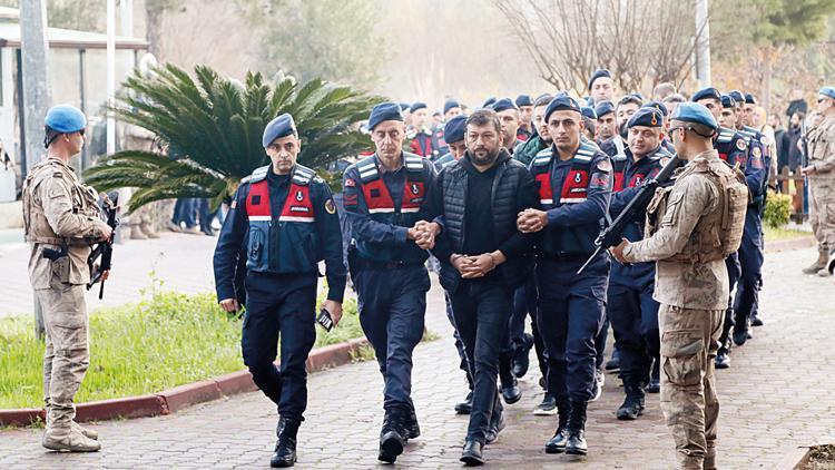 Oğlu öldü emniyete koştu... Acılı anne çeteyi çökertti