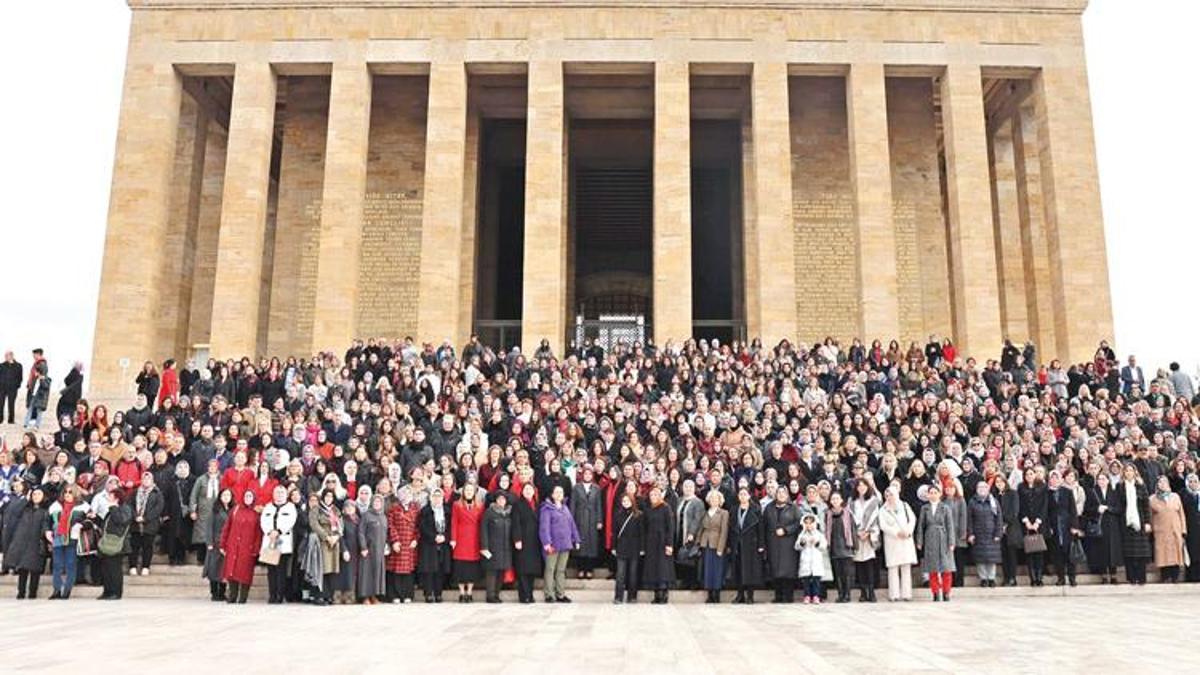 Seçme ve seçilme hakkı için Ata’ya teşekkür