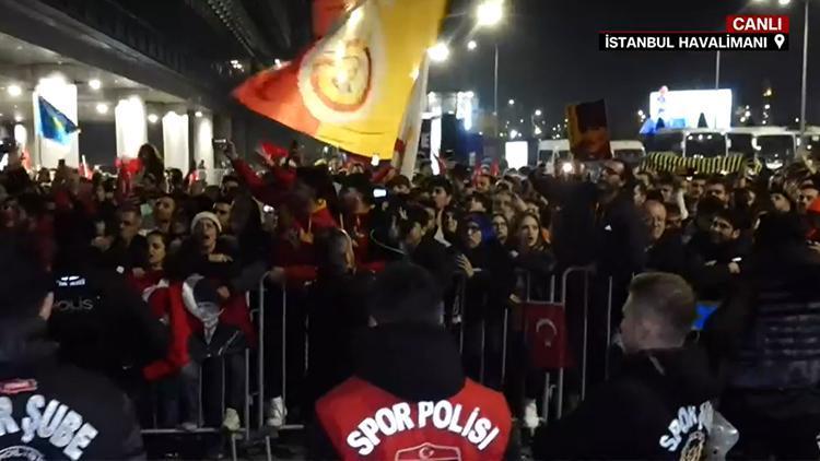 Son dakika! Galatasaray yurda döndü