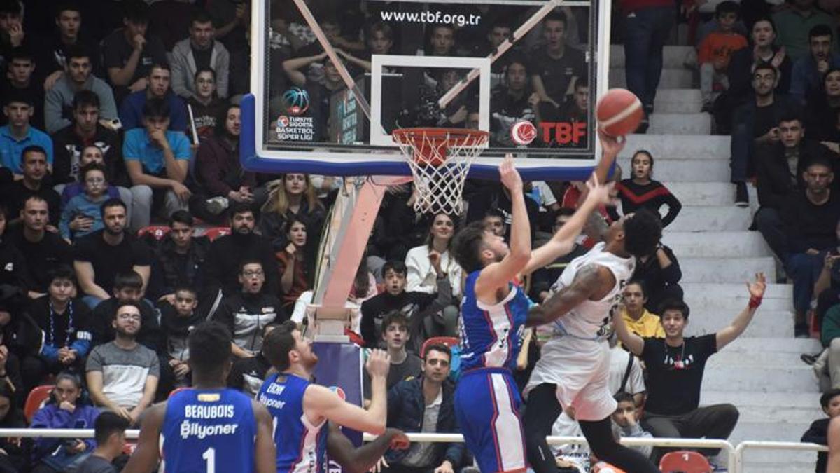 Türkiye Sigorta Basketbol Süper Ligi: Aliağa Petkimspor: 92 - Anadolu Efes: 101