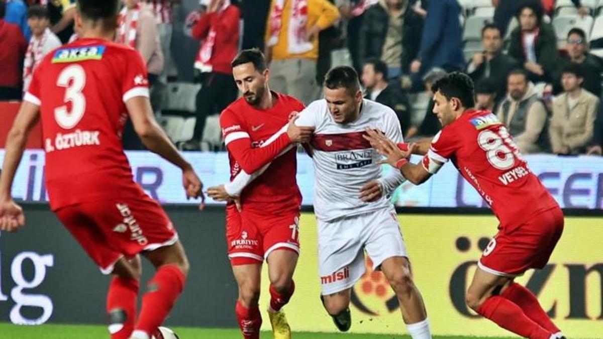 (ÖZET) Antalyaspor - Sivasspor maçı sonucu: 2-1 | Antalyaspor kendi evinde hata yapmadı!