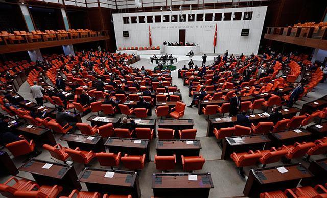 AK Parti Grup Başkanı Abdullah Güler: Başörtüsü zulmüne alkış tutanlar bizlere hukuk dersi veremez