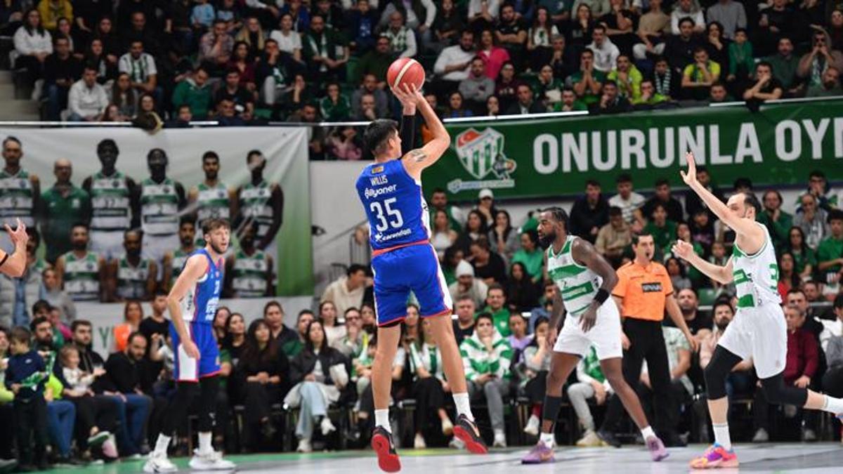 Anadolu Efes, Bursaspor İnfo Yatırım'ı mağlup etti!