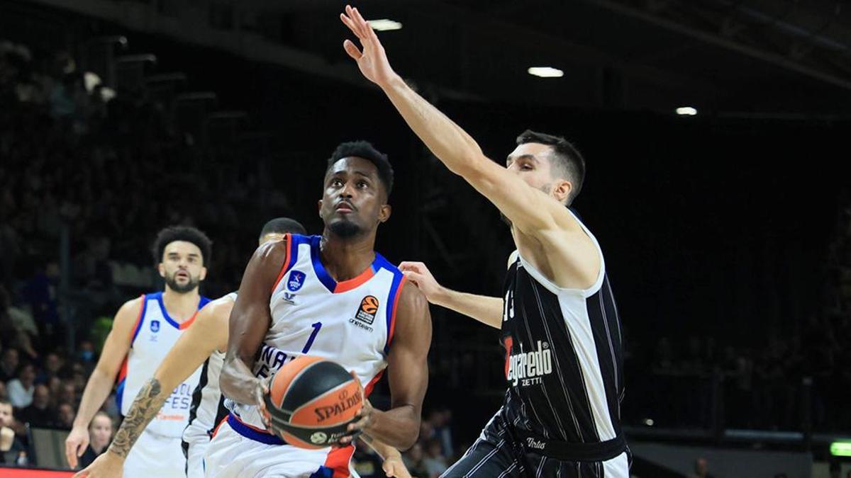 Anadolu Efes - Virtus Bologna maçı (CANLI)