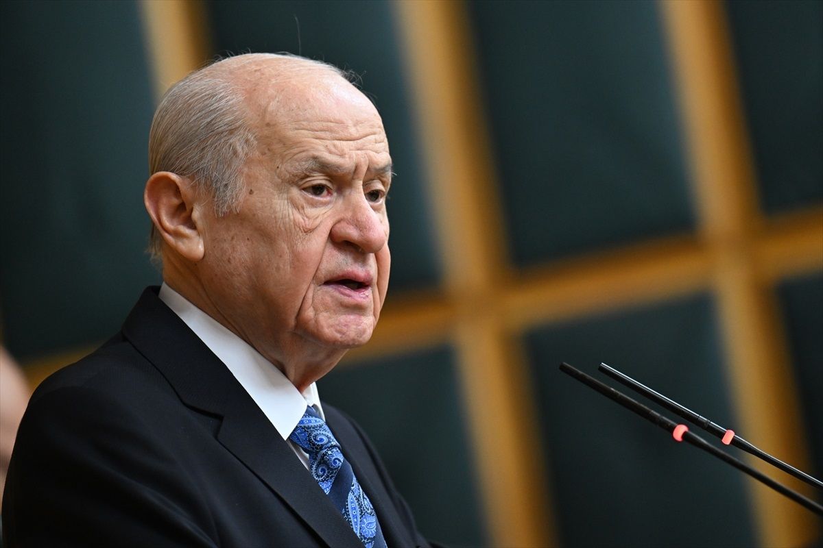 Bahçeli'den, Fatih Camii'ndeki bıçaklı saldırıyla ilgili ilk açıklama: Karanlık bağlantılar aydınlatılacak