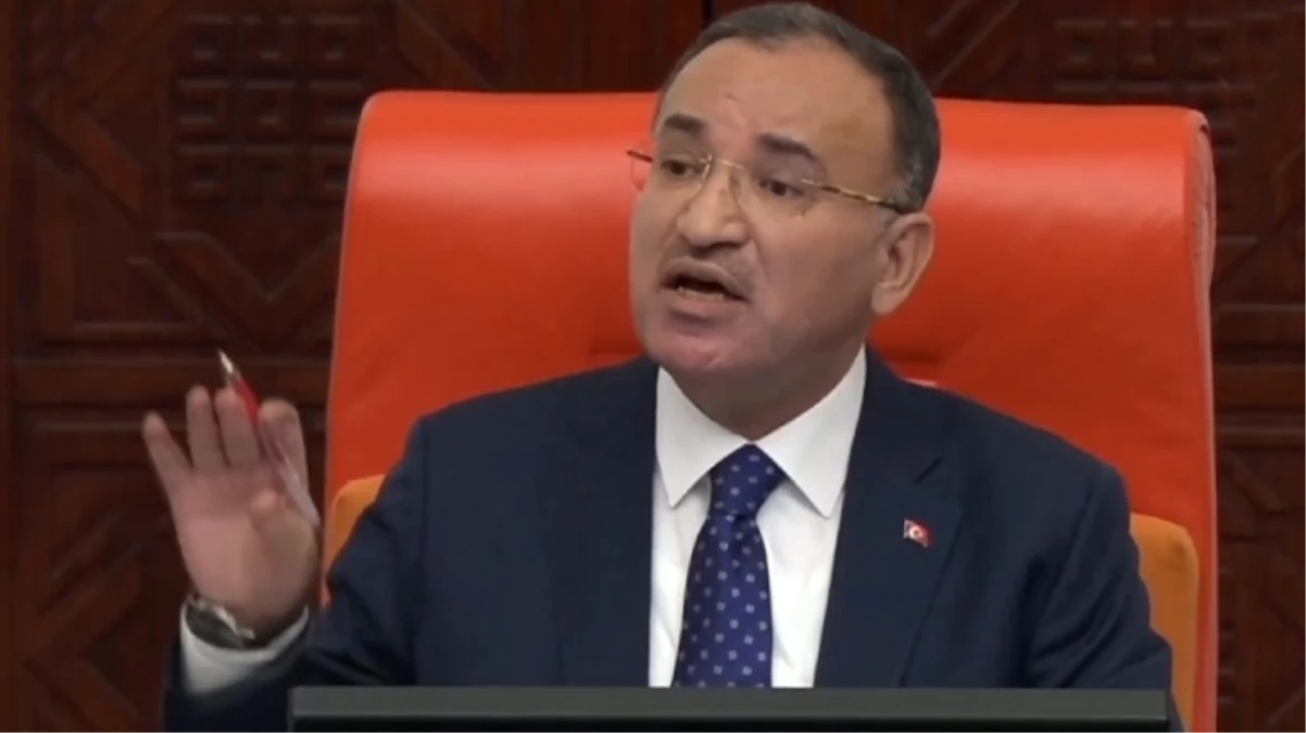 Bekir Bozdağ'dan FETÖ'yü övdüğü video üzerinden kendisini eleştirenlere yanıt