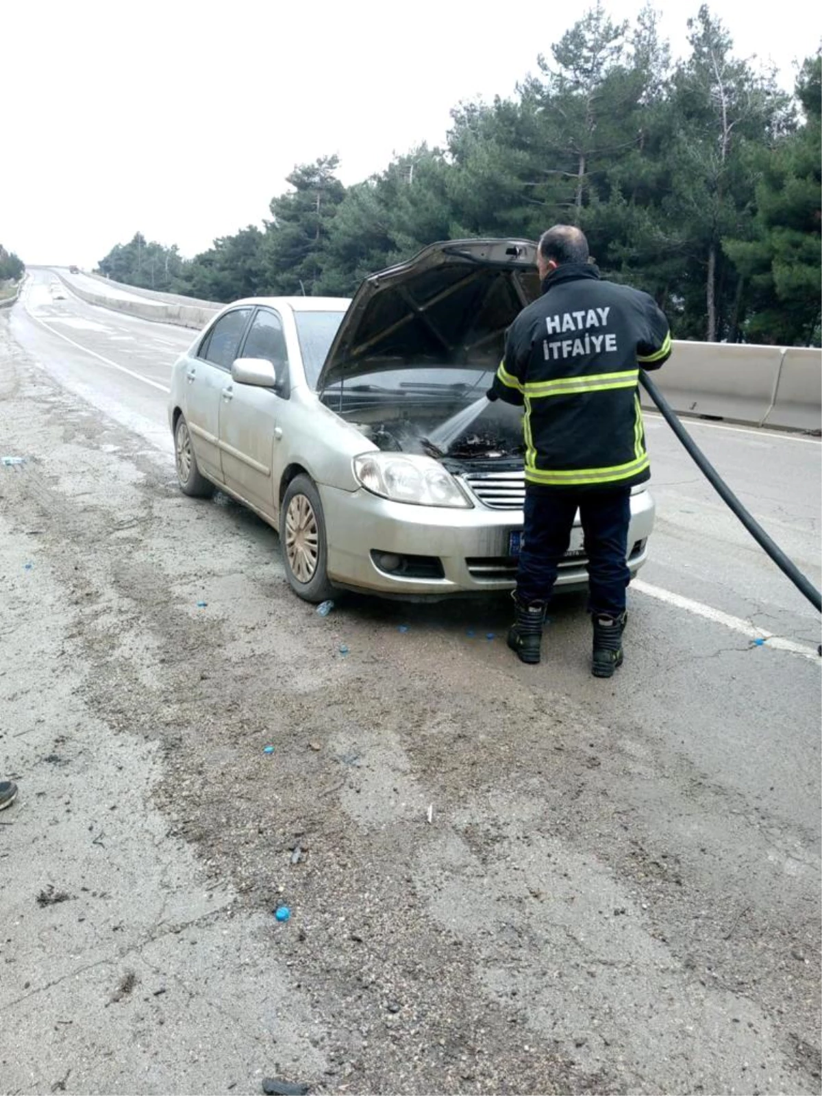 Belen ilçesinde otomobil yangını söndürüldü