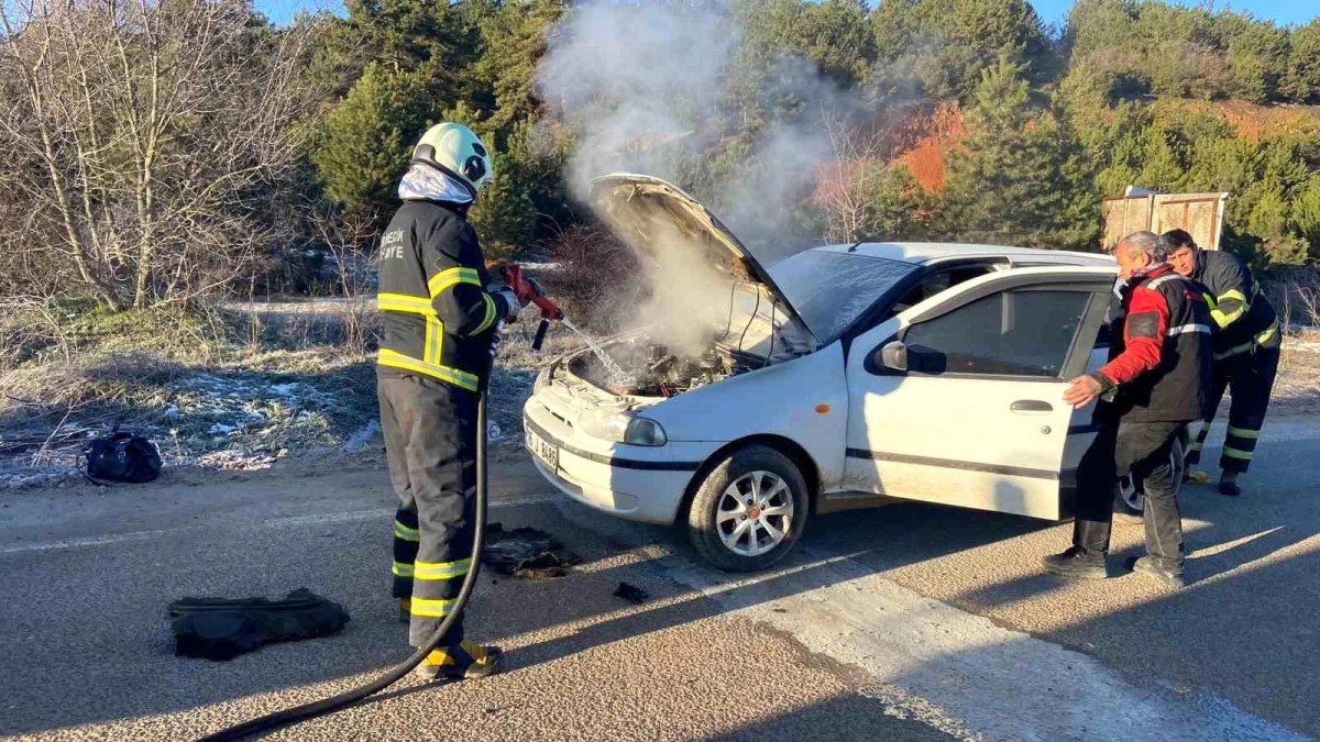 Bilecik'te seyir halindeki araçta yangın çıktı