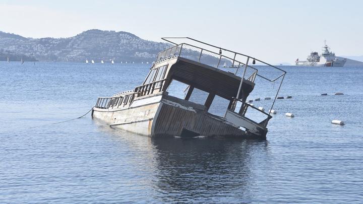 Bodrum’da fırtına nedeniyle ahşap tekne battı