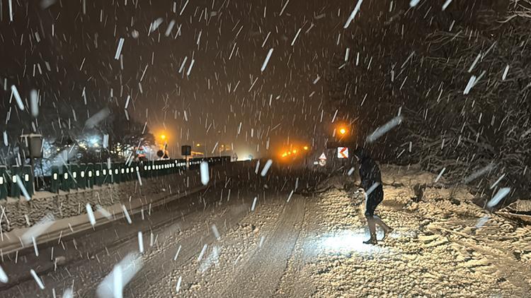 Bolu Dağı’nda kar kalınlığı 30 santimetreyi geçti