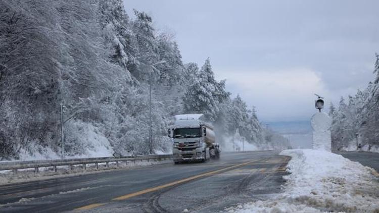 Bolu Dağı'nda kar yağışı etkisini yitirdi: Ulaşım normale döndü