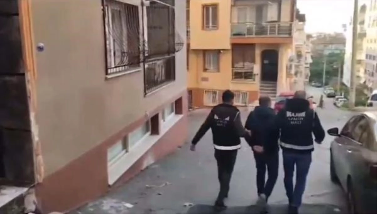 Bornova'da Naylon Fatura Operasyonu: 5 Şüpheli Gözaltına Alındı