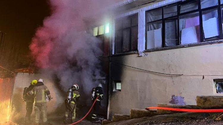 Bursa'da, 4 katlı binanın bodrum katında çıkan yangın korkuttu