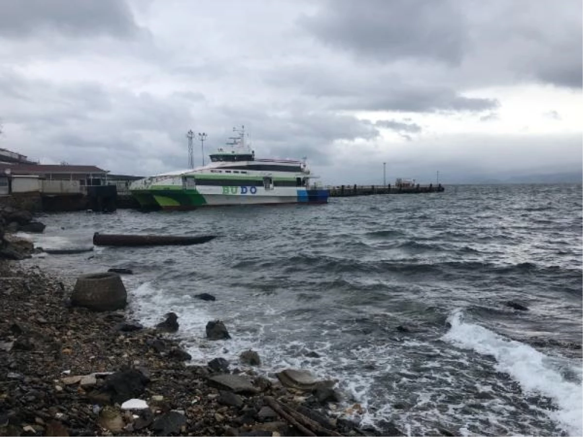 Bursa'da Fırtına Nedeniyle Deniz Otobüsü Seferleri İptal Edildi