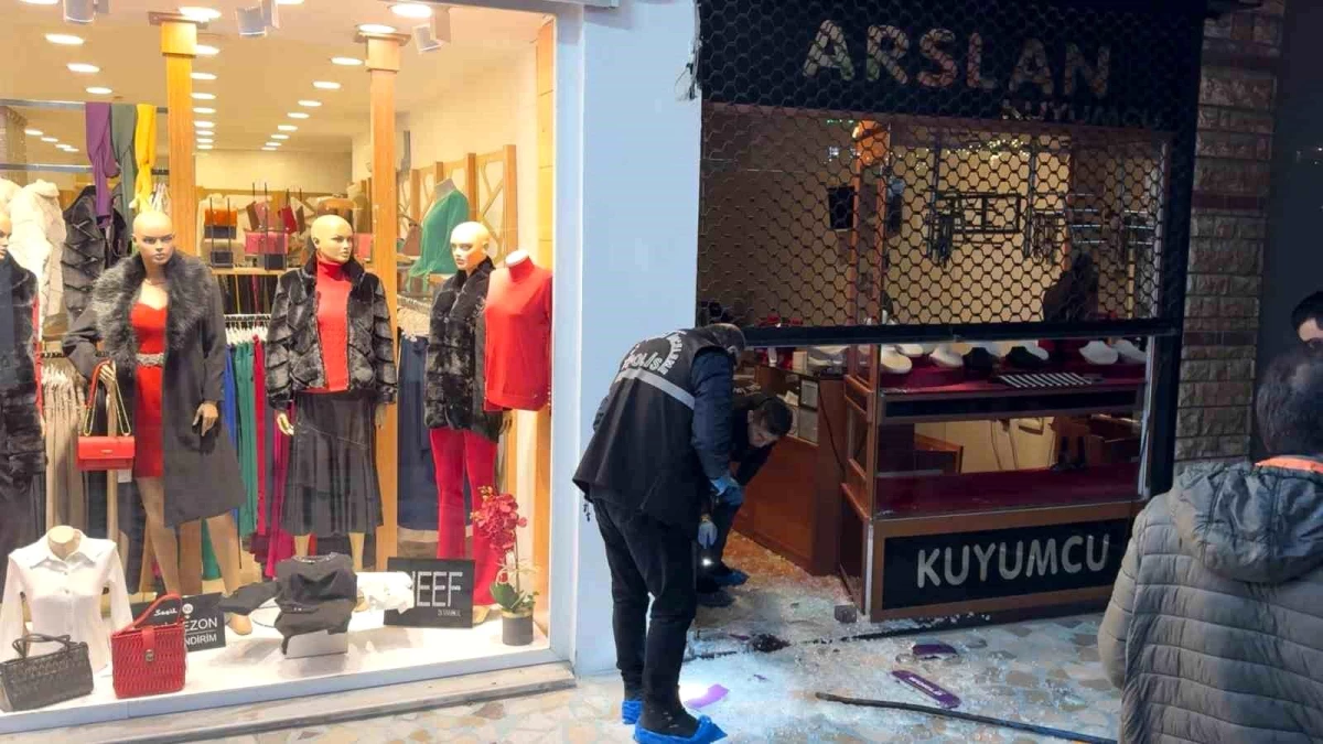 Bursa'da Kuyumcu Soygunu: 500 Bin Lira Değerinde Altın Çalındı