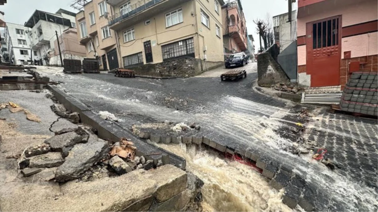 Bursa'nın Yıldırım ilçesini fırtına ve sağanak yağış vurdu