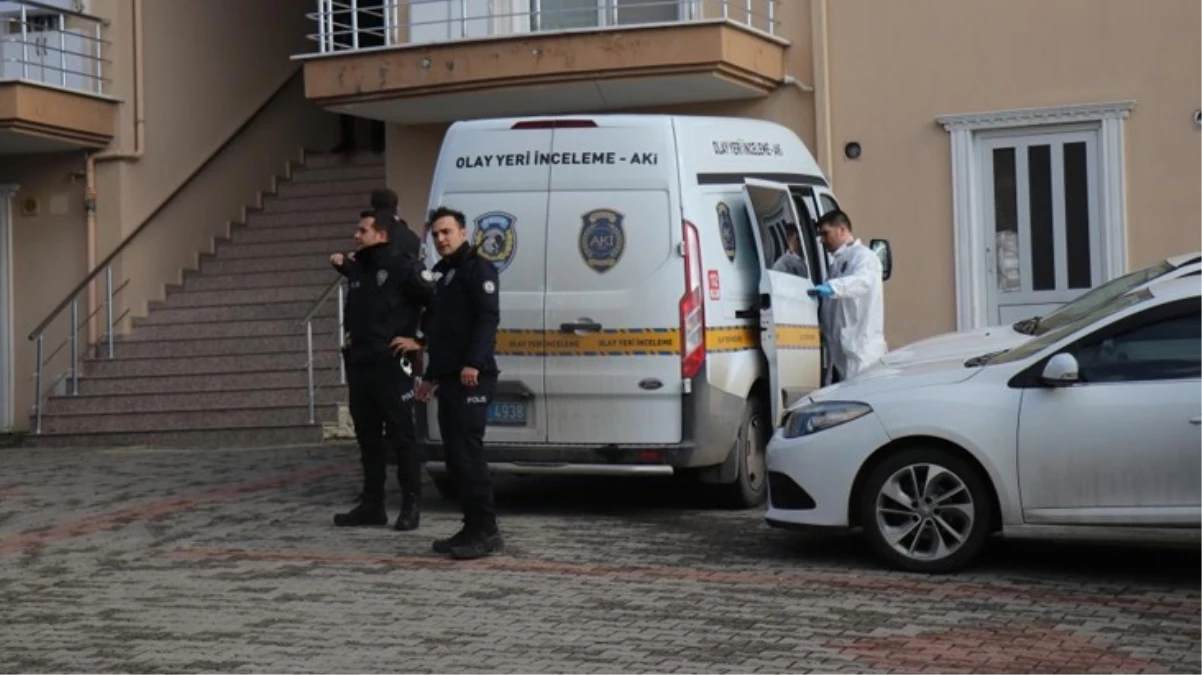 Cinnet getiren polis, karısını ve kızını silahla öldürüp intihar etti