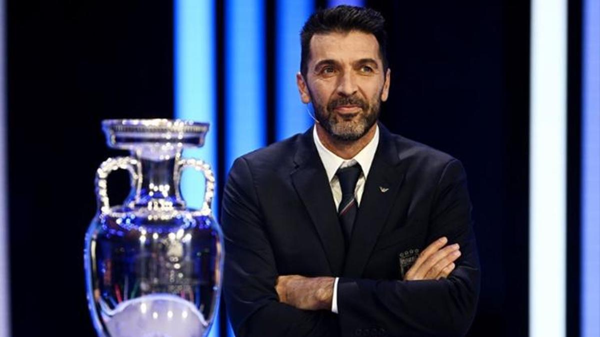 Efsane kaleci Gianluigi Buffon'dan futbol için ilginç öneri