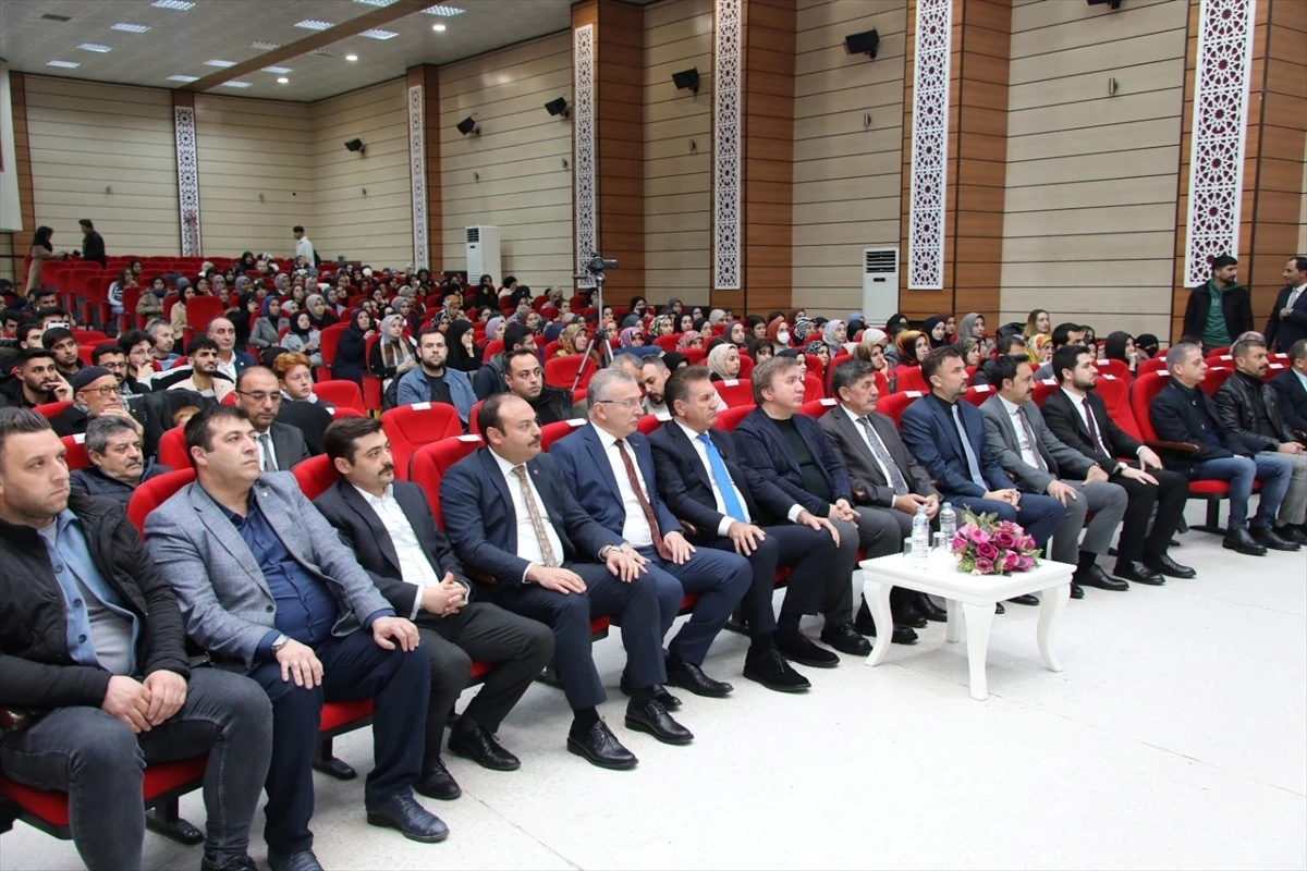 Erzincan'da Gençlik Bilgi Yarışması Ödül Töreni Düzenlendi