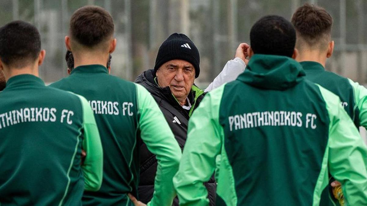 Fatih Terim yönetimindeki Panathinaikos'un rakibi Olympiakos