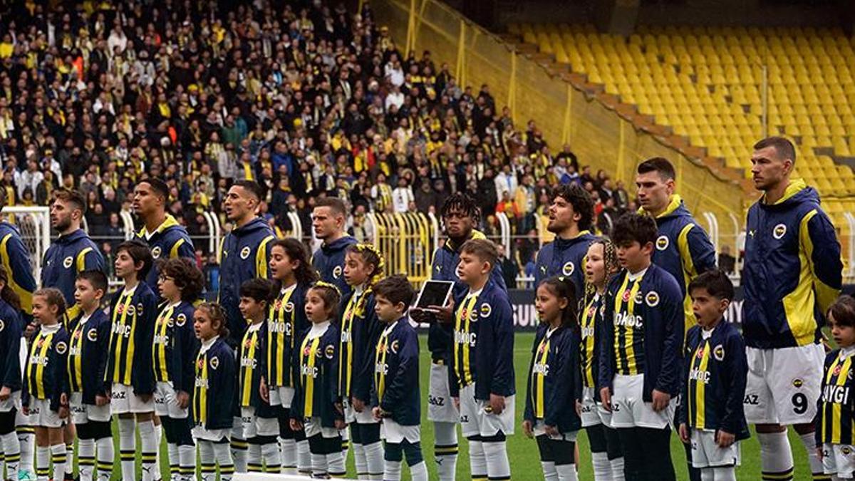 Fenerbahçe'nin yıldızı için flaş iddia! 'Napoli'de oynamak istiyor'