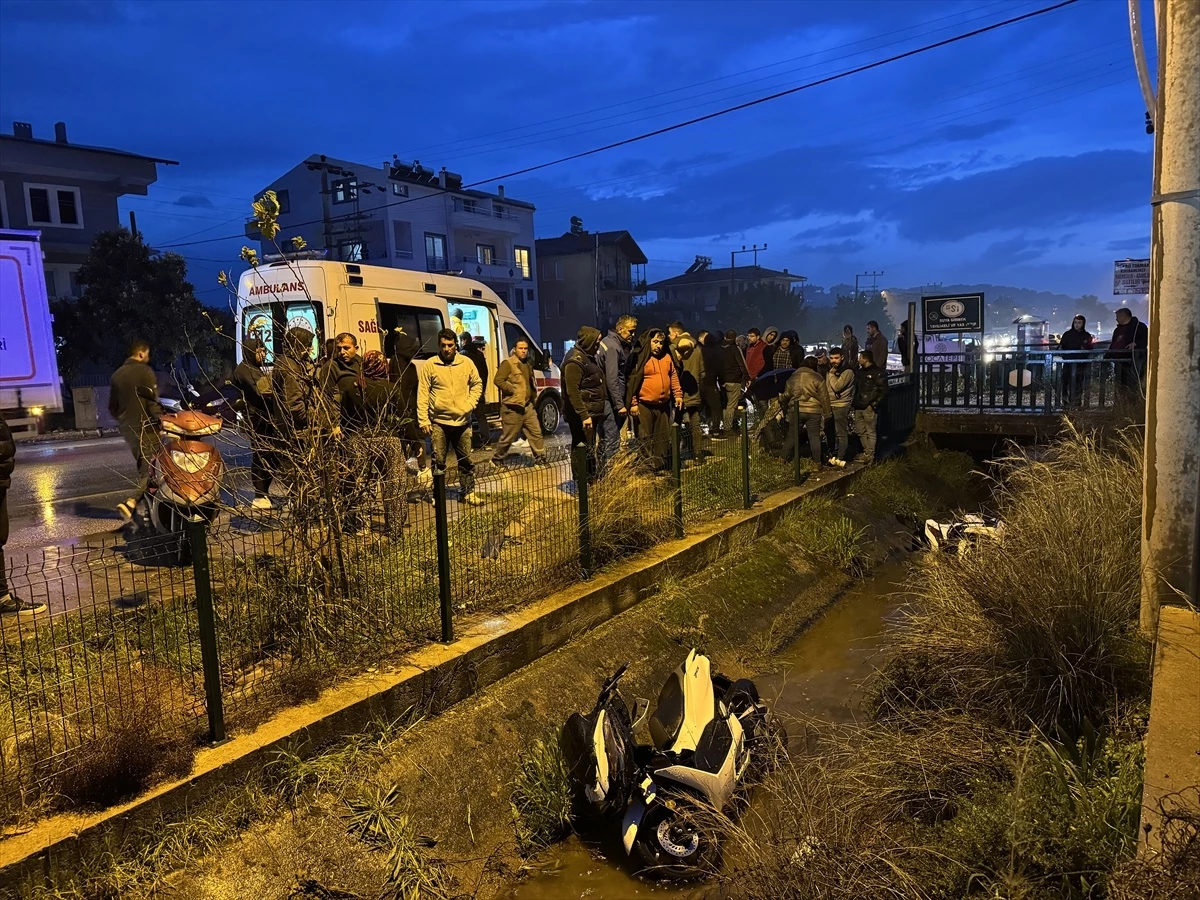 Fethiye'de otomobil ile motosiklet çarpışması: 3 yaralı