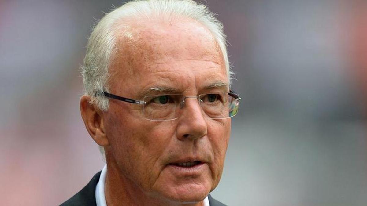 Franz Beckenbauer kimdir, neden ve kaç yaşında öldü? Beckenbauer'in oynadığı takımlar, istatistikler ve kariyeri