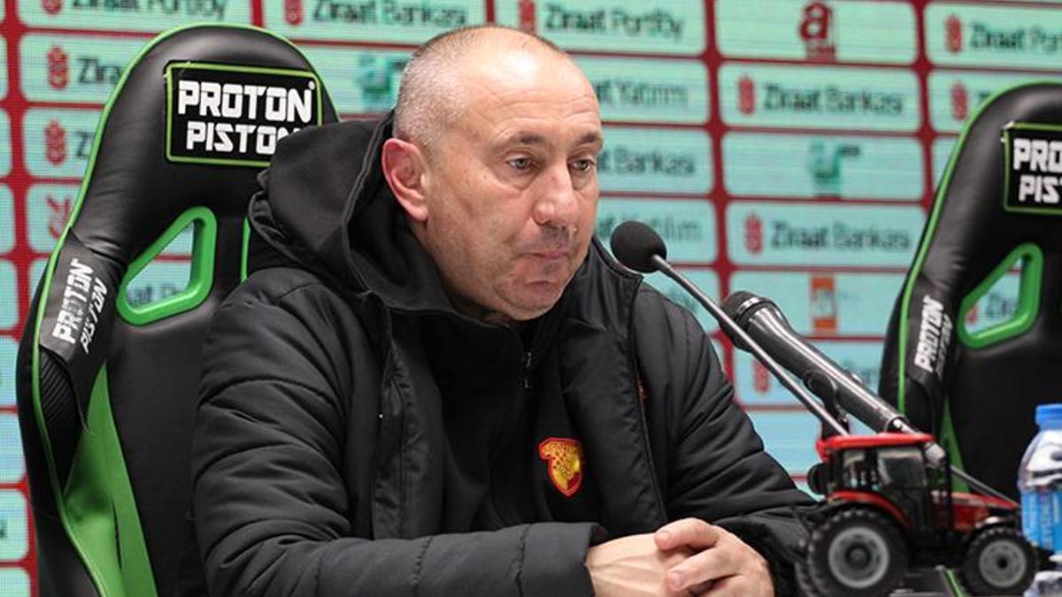 Göztepe Teknik Direktörü Stanimir Stoilov: 'Birçok problem yaşadık'