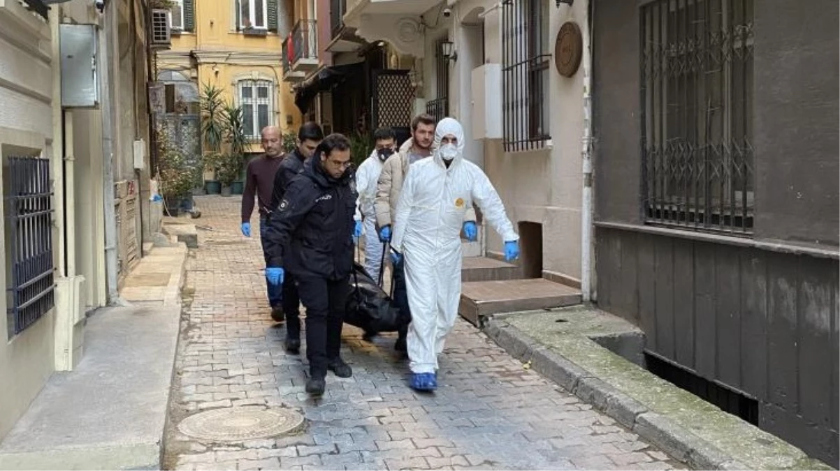 Galata'da şüpheli ölüm! Norveçli turist ölü bulundu, Yunan kadın hastanede