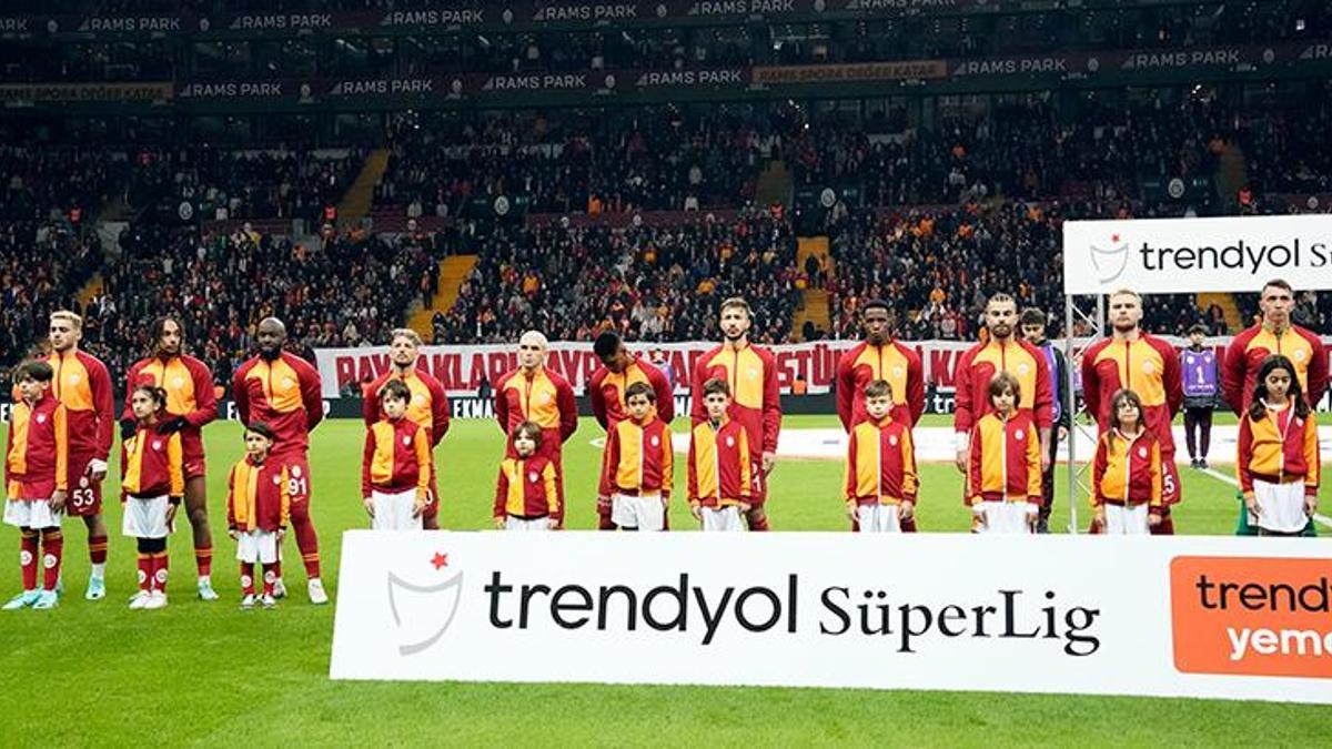 Galatasaray'da Okan Buruk neşteri vuruyor! 2 yıldız için sürpriz karar