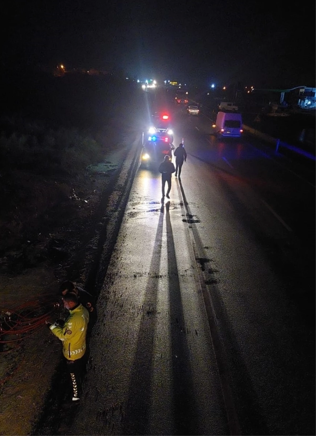 Gaziantep'te Otomobil Şarampole Devrildi, Sürücü Yaralandı