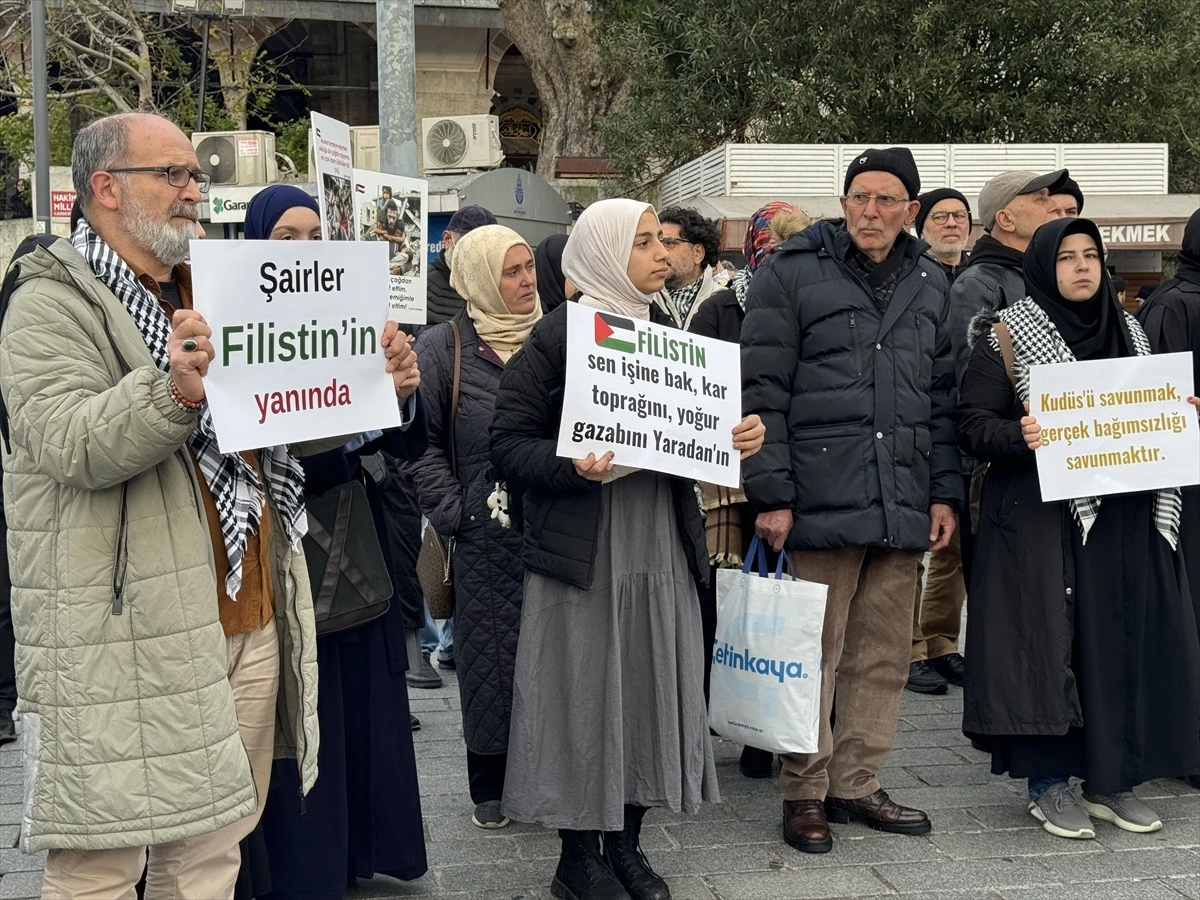 İstanbul'da Şairler Filistin Halkına Destek İçin Bir Araya Geldi