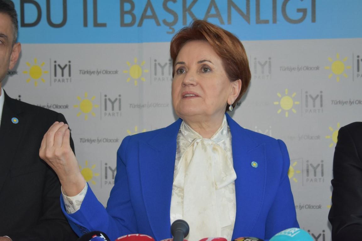 İYİ Parti Genel Başkanı Meral Akşener: Bebek katiline özgürlük isteyenler bana hapis istiyor