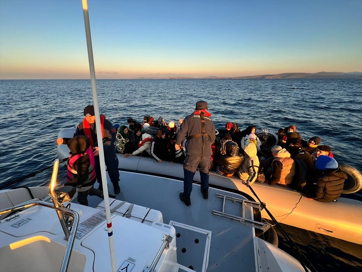 İzmir'de 60 düzensiz göçmen yakalandı