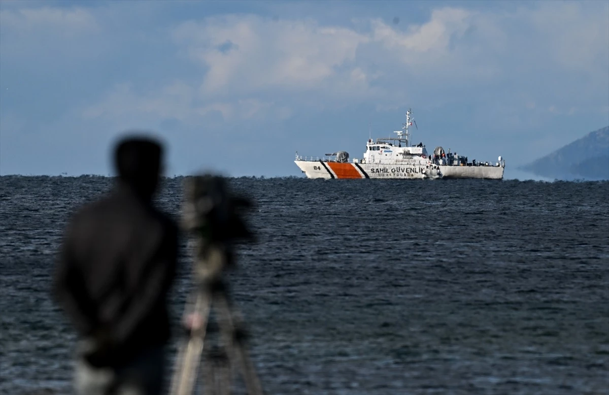 İzmir'de Balıkçı Teknesi Batması: 3 Kişi Hayatını Kaybetti