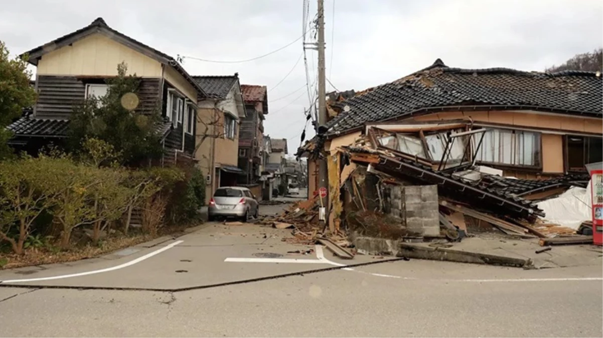 Japonya'daki 7.6'lık depremde 2 kişi hayatını kaybetti, 6 kişi enkaz altında