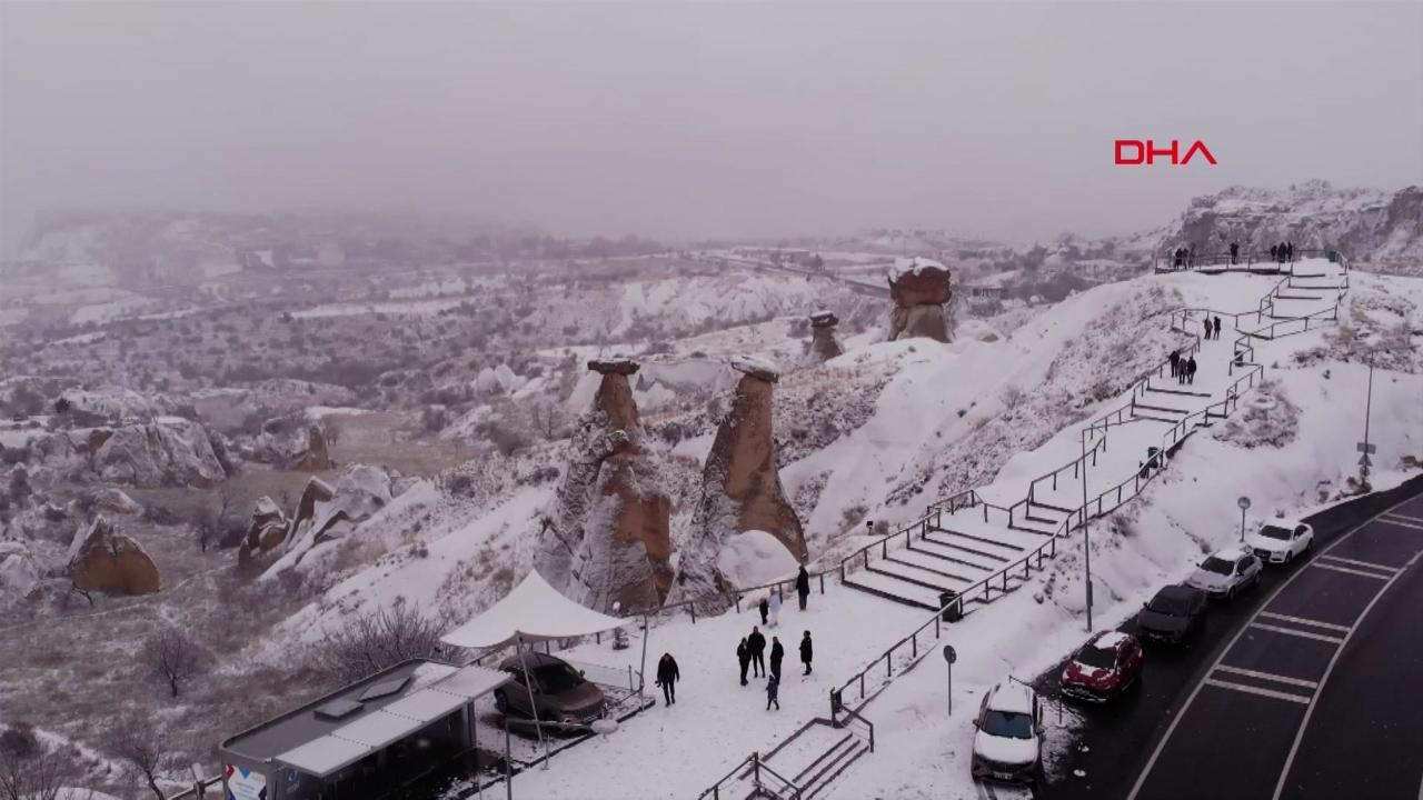 Kapadokya beyaza büründü