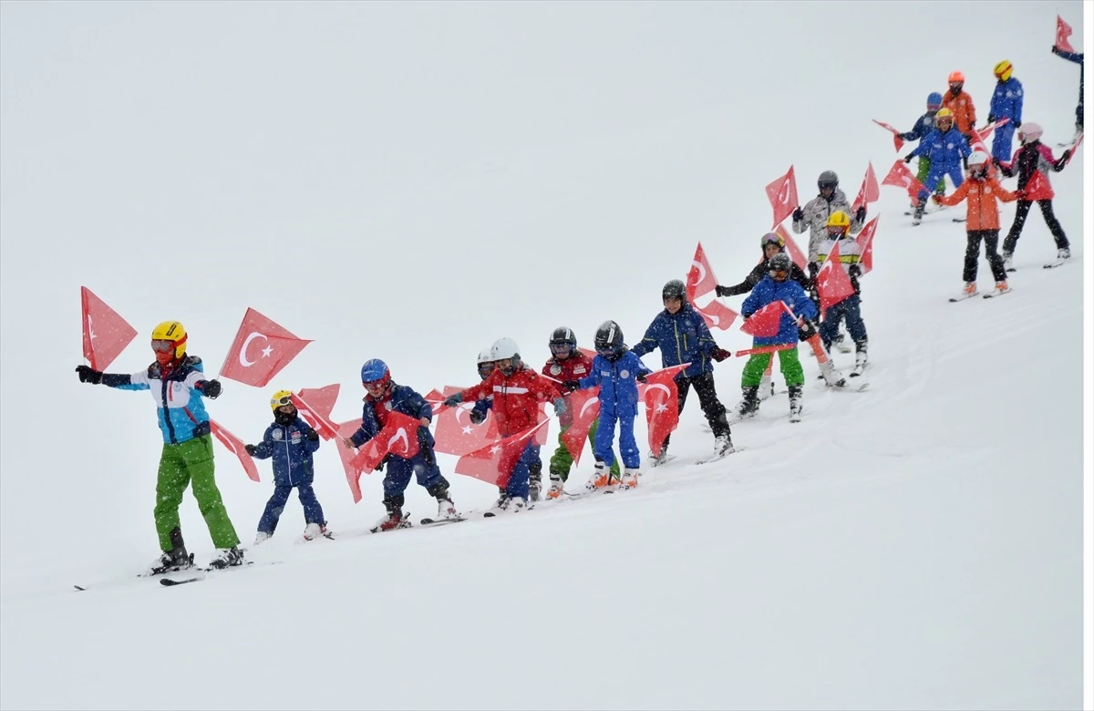 Karın Yıldızları Sarıkamış'ta Kayak Eğitimi Alıyor