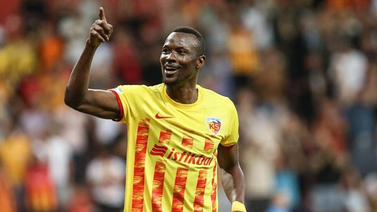 Kayserispor'dan ayrılan Mame Thiam, İstanbul ekibine imzayı attı!