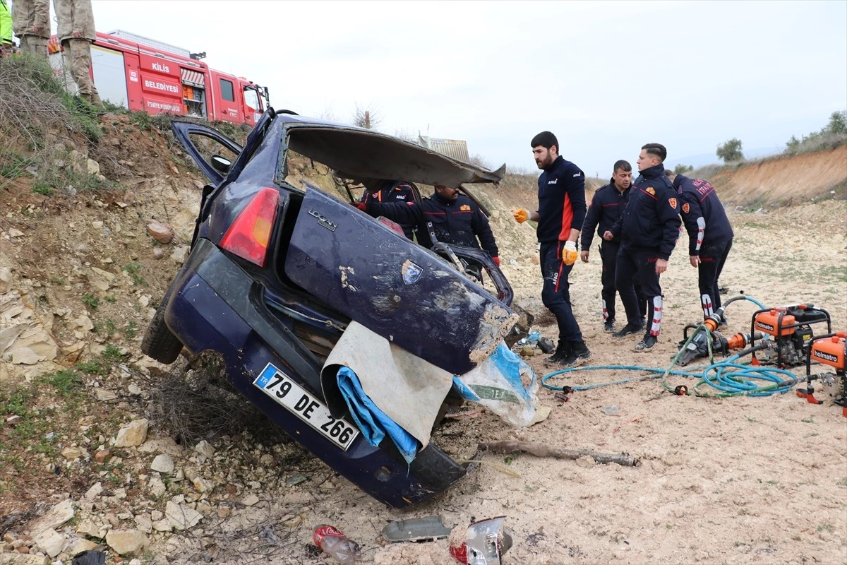 Kilis'te Beton Mikseri ile Otomobil Çarpışması Sonucu 2 Kişi Hayatını Kaybetti