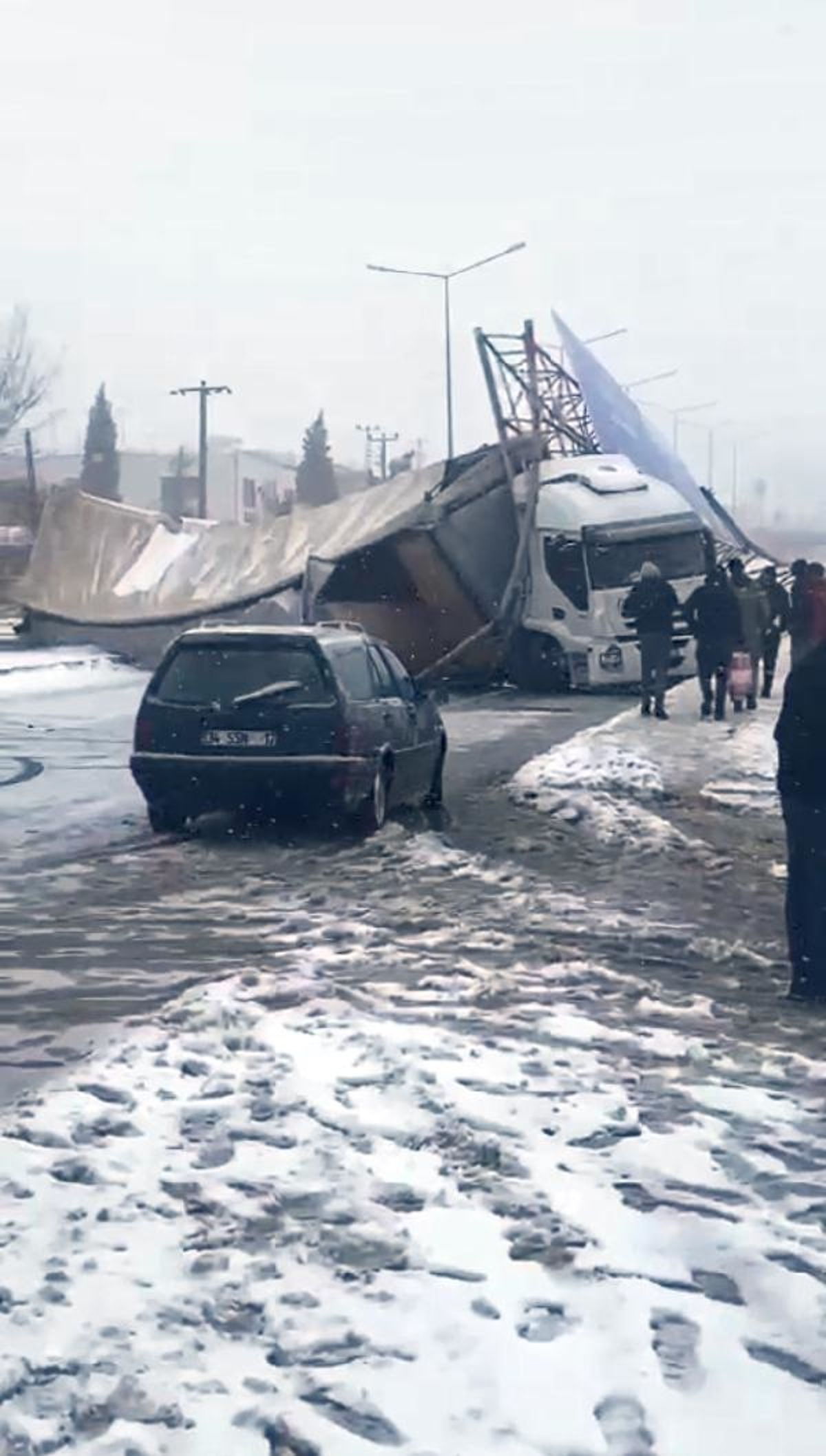 Malkara'da Kaza Yapan TIR Yolu Kapattı