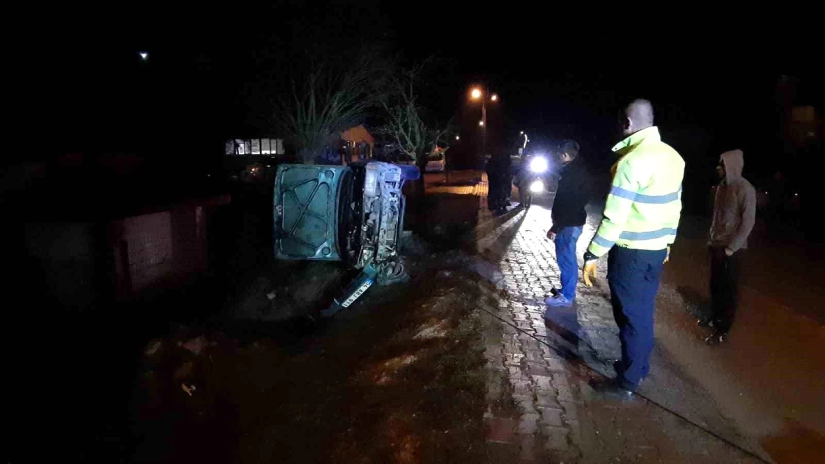 Mudurnu'da otomobil kaza yaptı, 2 kişi yaralandı