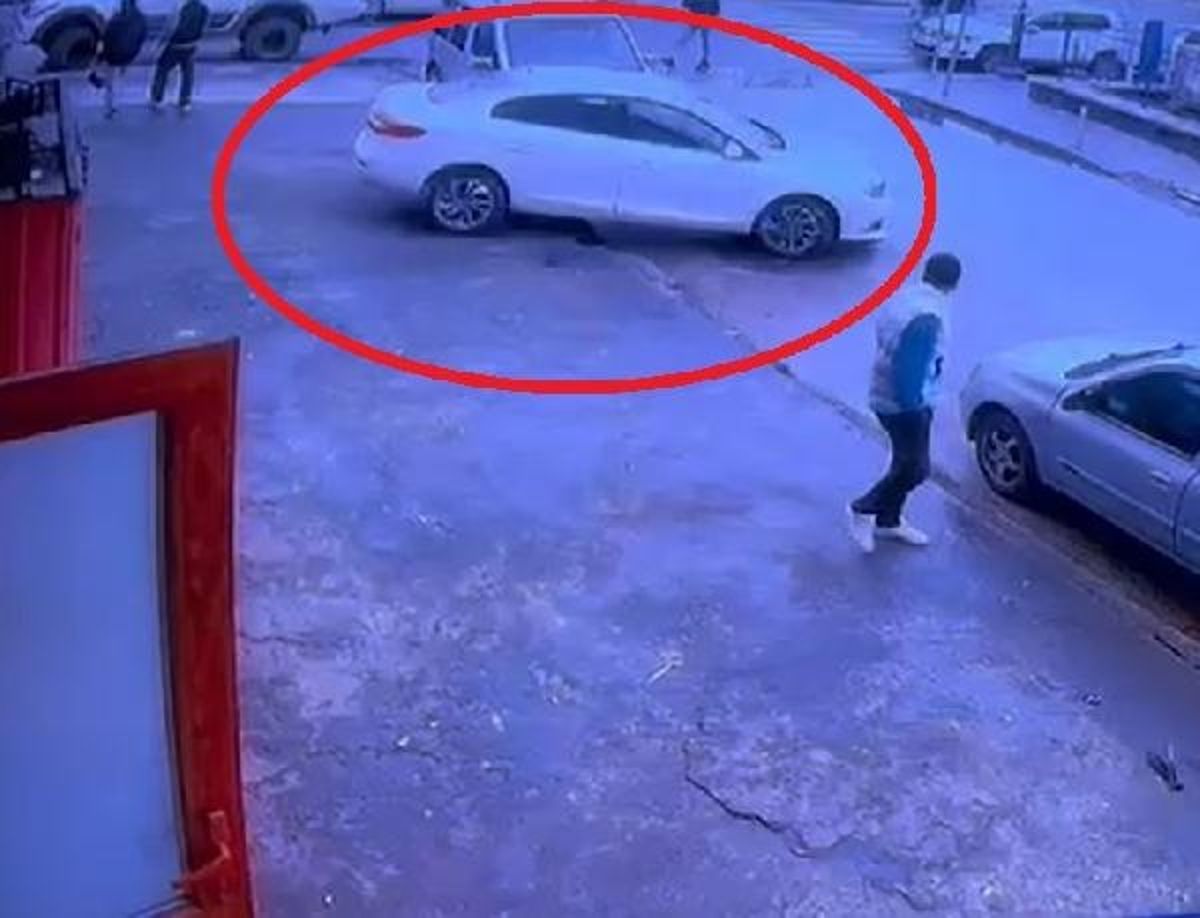 Ordu'da otomobil kafenin bahçesine girdi: 3 yaralı